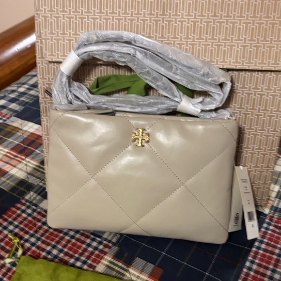 Tory Burch Handbags - 🔥🔥Tory Burch Kira Quilted Shoulder Bag in Light stone